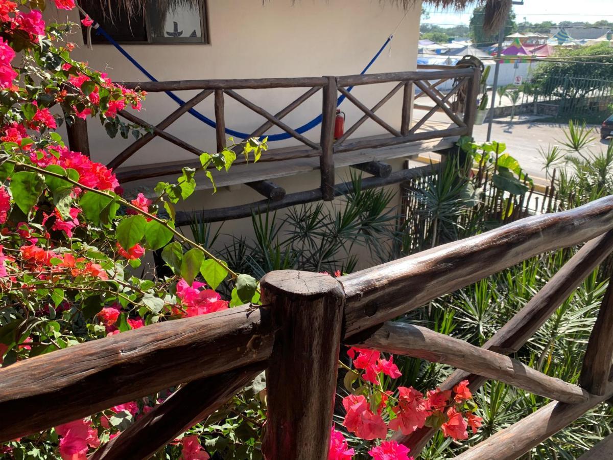Lo Nuestro Petit Hotel Tulum Exterior photo