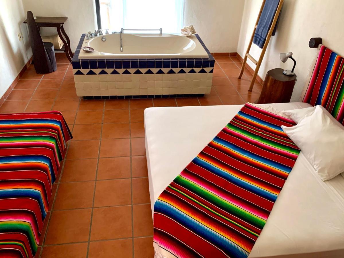 Lo Nuestro Petit Hotel Tulum Exterior photo